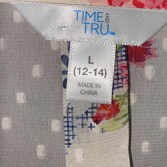 Time and Tru Floral Top Size L - Picture 7 of 12